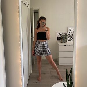 Gorgeous quality skirt - I'm 5.9 Jupe de superbe qualité - Je fais 5.9